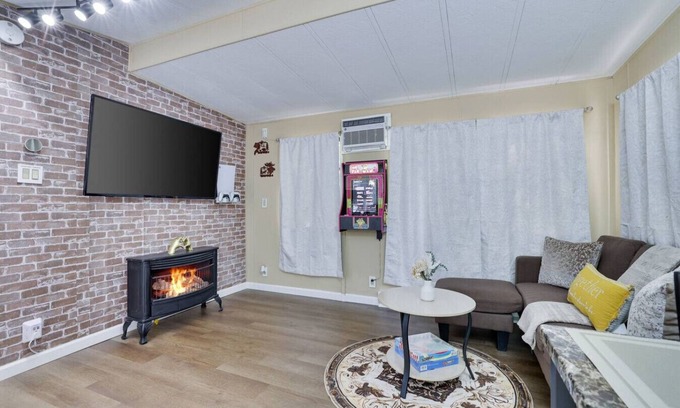 Gouldsboro Cabin | Eagle Lake Cozy 2BR Pocono Cabin Near Attractions