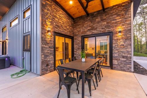 Whittier House | Eagle Retreat Mountain Getaway