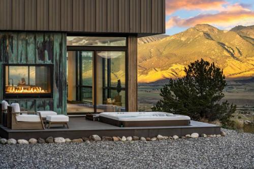 Emigrant House | Eagles Wings Luxe Yellowstone Retreat Condé Nast