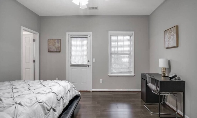 Tucker House | East Atlanta Private Suite