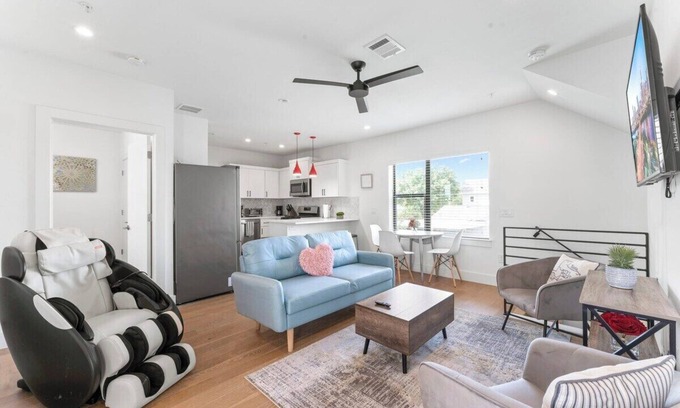 Blackshear-Prospect Hill Condo | East Downtown 3BR Condo | Free Parking | Sleeps 7