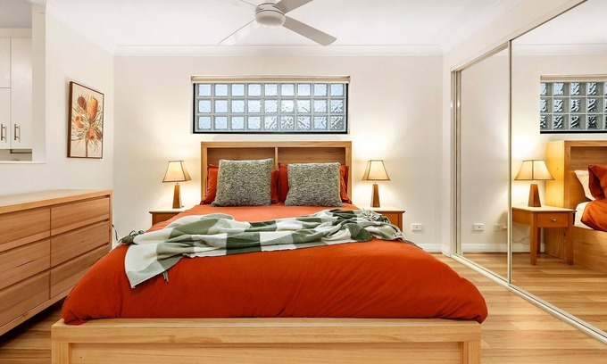 Newcastle Apartment | East End Escape – Holiday Locations Don’t Get Better Than This!
