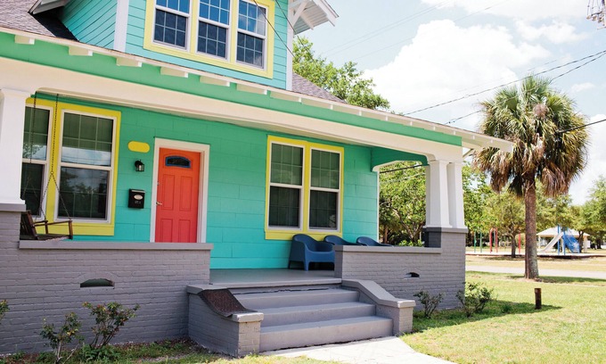 East Hill Apartment | East Hill Oasis Near the Beach