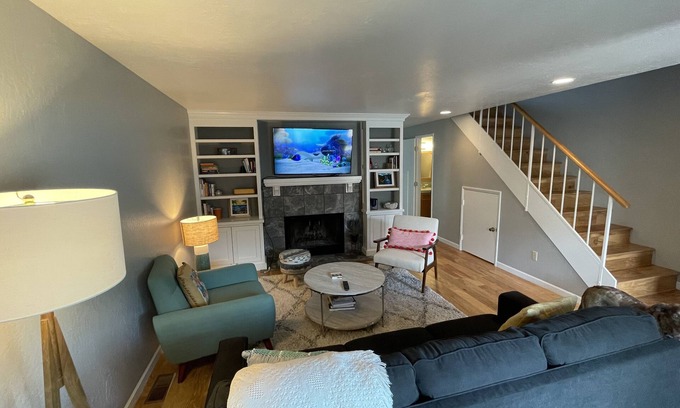 Siskiyou-Hargadine Historic District House | East Main Ease!