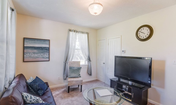 Southeast Pensacola House | East side cottage✨10 min to Downtown✨15 min to NAS✨20 min to Pensacola Beach