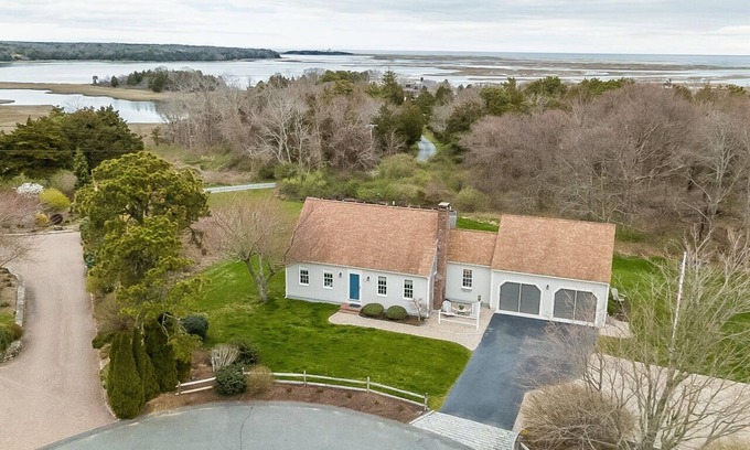Eastham House | Eastham, 4BR, backs up to National seashore, water views of Salt Pond Bay