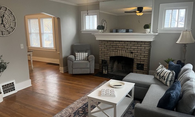 Syracuse Apartment | Eastwood Hideaway- Peaceful upstairs unit in the heart of Syracuse