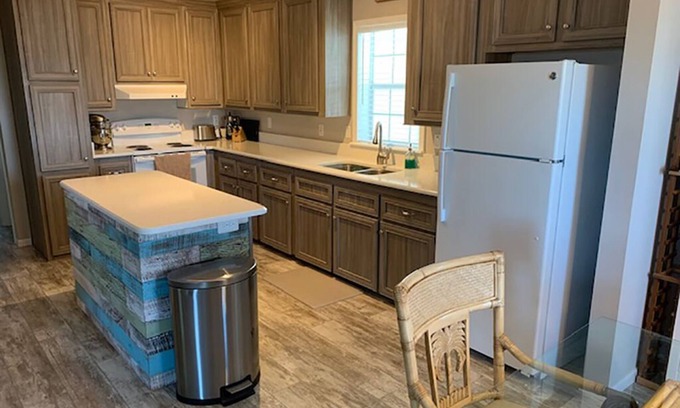 Hobe Sound House | Easy Sunny Florida Getaway - 10 mins to the beach!