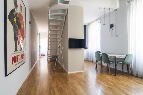 Tricolore Apartment | Easylife - Oasi con balcone in the center