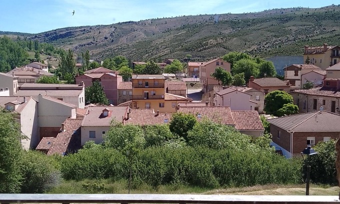 Peralejos de las Truchas Hotel | Eco Art Hotel