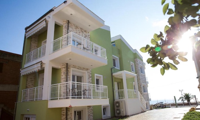 Toroni Apartment | Eco Green Living