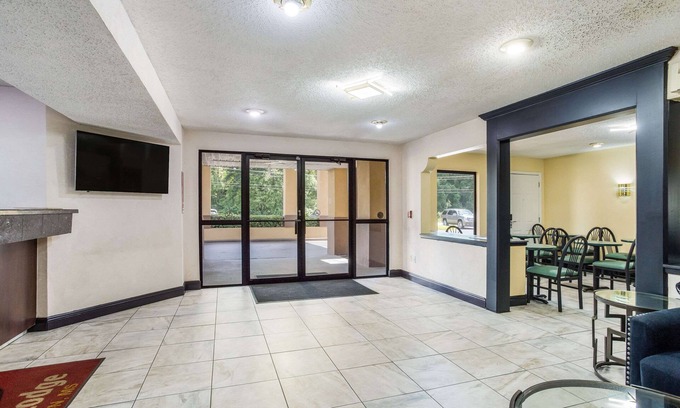 Clinton Hotel | Econo Lodge Clinton - Jackson West