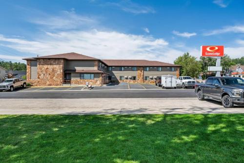 Custer Hotel | Econo Lodge, Downtown Custer Near Custer State Park and Mt Rushmore