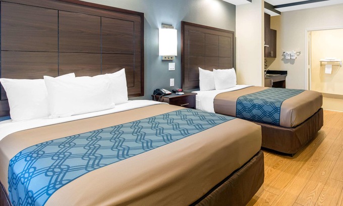 Barker Hotel | Econo Lodge Inn & Suites Houston Willowbrook