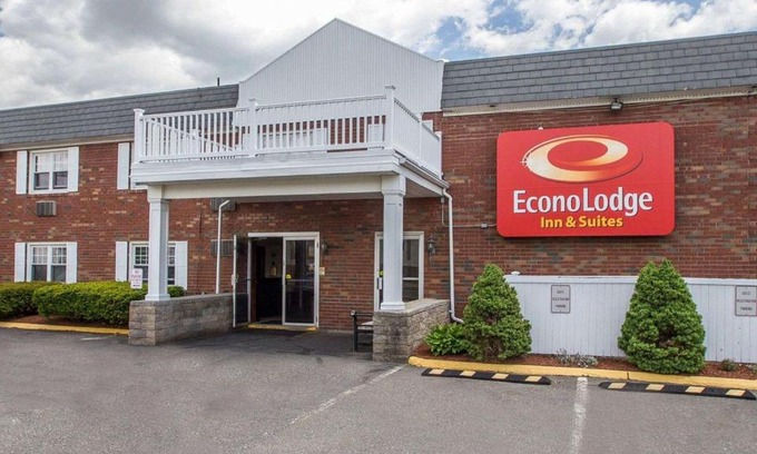 Windsor Locks Hotel | Econo Lodge Inn & Suites Windsor Locks Bradley Airport