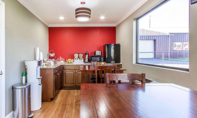 Lanett Hotel | Econo Lodge Lanett