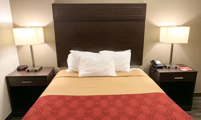 Downtown Portland Hotel | Econo Lodge Portland City Center
