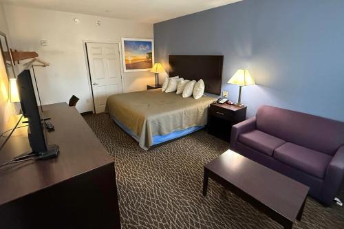 Bryan Cabin | Econo Lodge