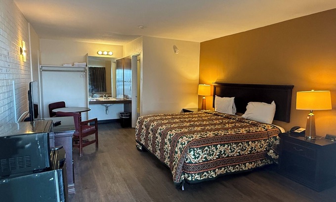 Belleville Hotel | ECONOMY INN