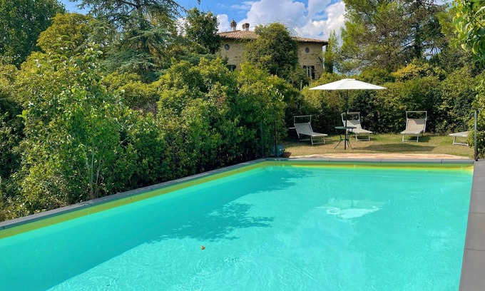 San Brizio Villa | ecstatic views all around - villa, pool plus grounds - pool house - 12 guests