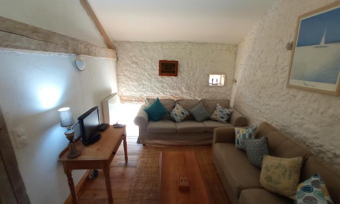 Saint-Antoine-Cumond Apartment | ecurie le buguet