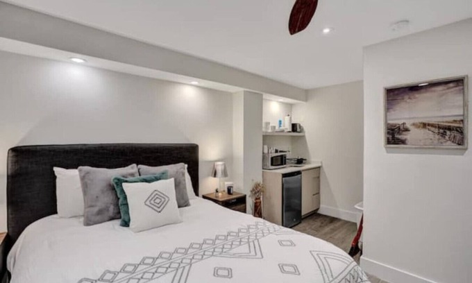 Barrier Island Apartment | Eden Escape: Walk to FLT Beach - 1105