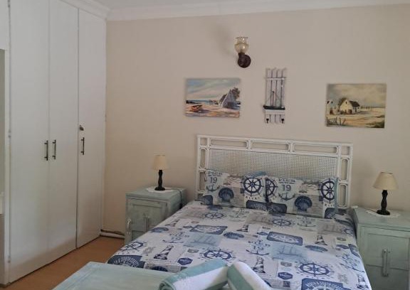 Port Edward Apartment | Eden Wilds Unit 125