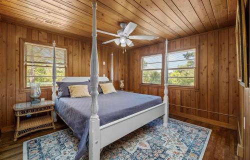 Almont House | Edgewater Escape