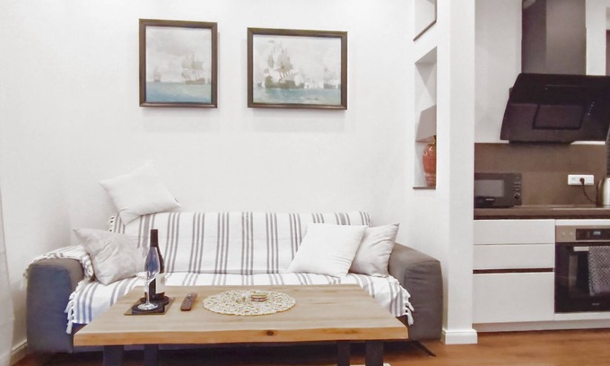 Barenburg Apartment | Edle Moderne Ferienwohnung Direkt am Kanal - bis 4 Pers. Neubau