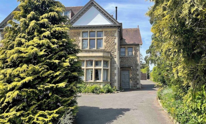 Frome House | Edwardian Town House - Garden & Cinema