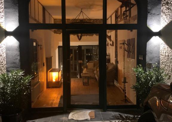 Loogh Apartment | Eifelsuiten - Suiten mit Sauna, Kamin und Balkon in der Vulkaneifel - Kerpen Loogh