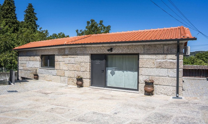 Fafe Cottage | Eira House