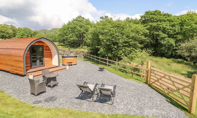 Dolgellau Cottage | EIRLYS, pet friendly, character holiday cottage in Dolgellau