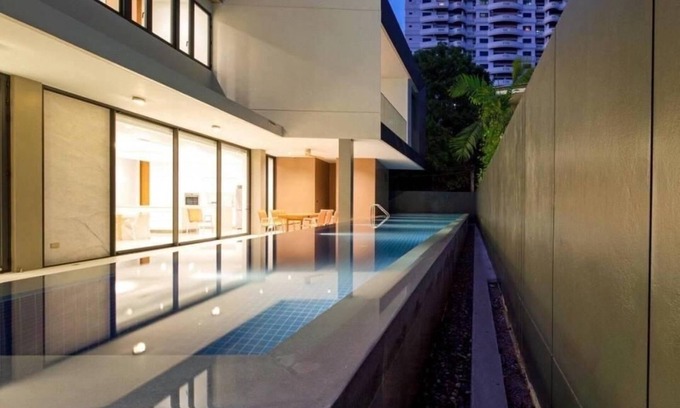 Ekkamai Villa | Ekkamai Villa Sleeps 12 with Cinema