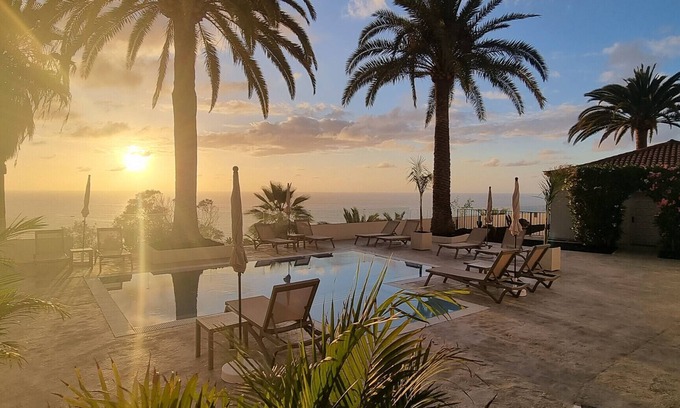 Realejo Alto Apartment | El BOLLULLO, vistas al mar y terraza privada