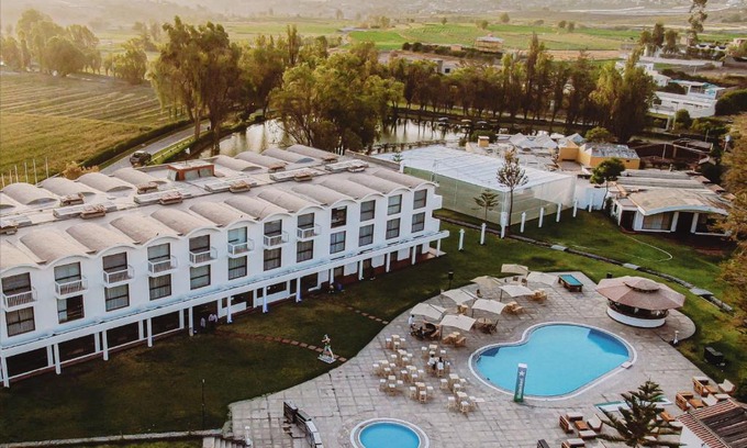 Sabandia Hotel | El LAGO HOTEL by Luoxo