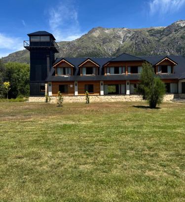Cholila Hotel | El Pedregoso Flights & Lodge