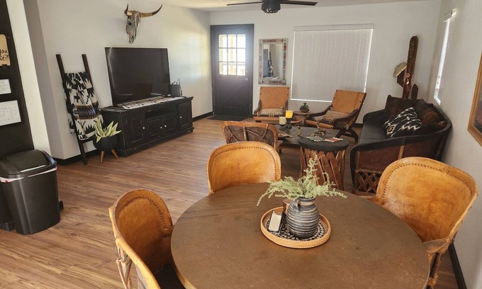 Alpine House | El Pino - hot tub, views, comfort, quiet vibe