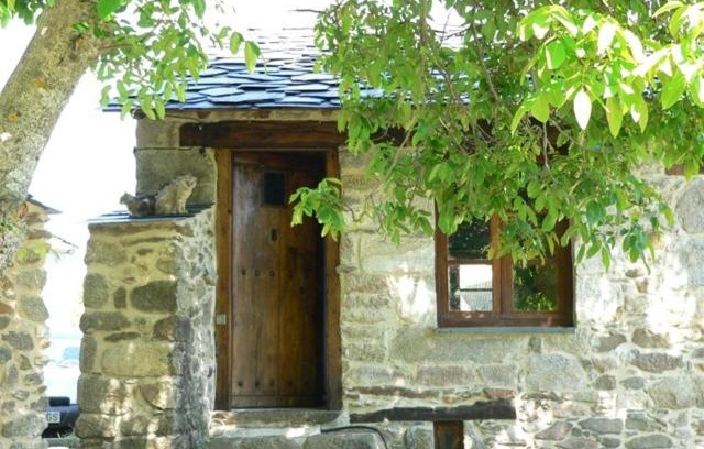 Avedillo de Sanabria House | El Taller De La Seda