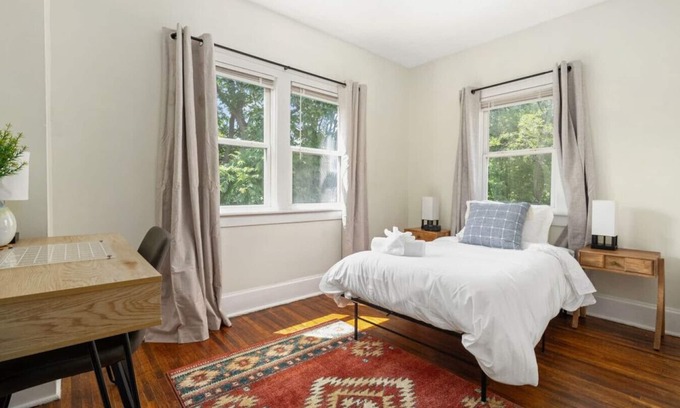 Near East Columbus House | Eldridge Echo R - 3BR 1BA Unit in East Columbus