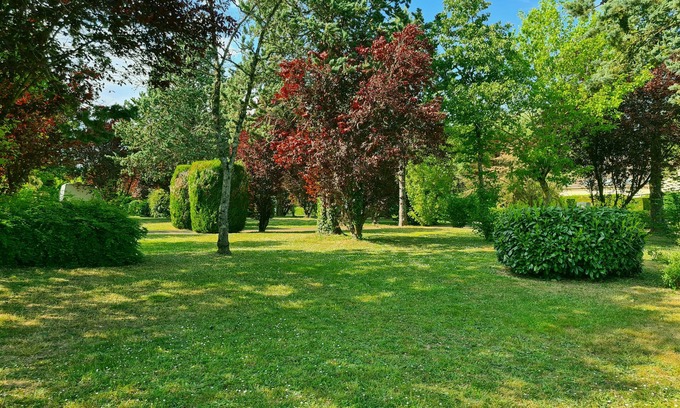 Bonneveau RV Rental | Electrified Camping Pitch