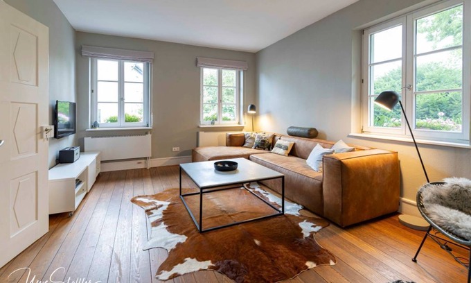Blaufelden House | Elegant & historic country house, high ceilings, fenced garden, fireplace, infrared cabin.