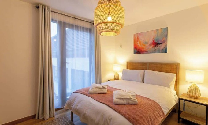 Brighton City Centre Apartment | Elegance at the Lanes-3BD