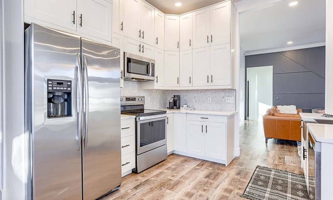 McArdle House | Elegance & Comfort Combined in Amazing 5BR House!