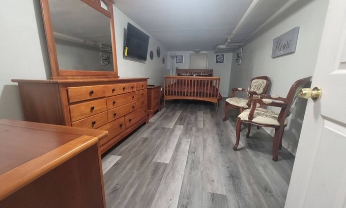 West Bronx Apartment | Elegant 1 Bedroom Apartment 15 Min to Manhattann