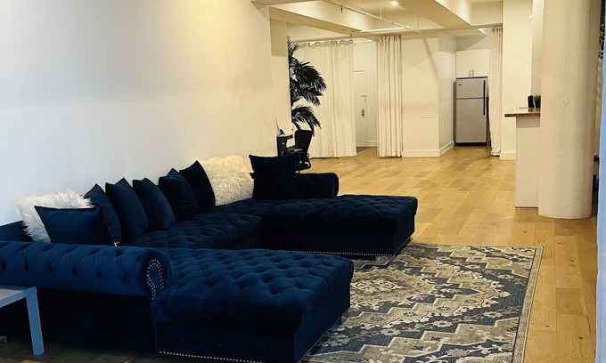 Clinton Hill Apartment | Elegant 1500 sq ft loft with Nyc skyline