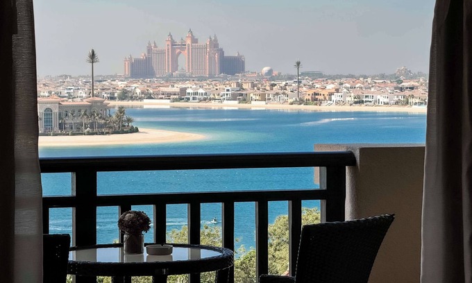 Palm Jumeirah Apartment | Elegant 1BR Full Palm View Apartment at 5-star Resort