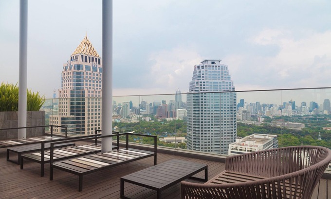 Embassy District Condo | Elegant 2 BDRM Condo in Heart of Bangkok near Silom & Lumpini Park