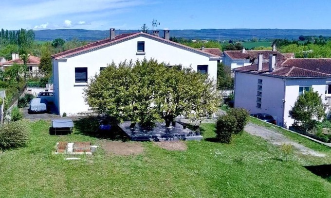 Castelnaudary Apartment | Elegant 2-Bedroom Apartment with Sauna & Private Garden – Le Havre d’Athéna