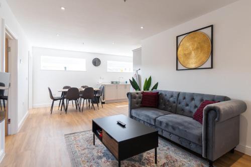 Rothley Apartment | Elegant 2BR Apartment for a Relaxing Getaway # 4